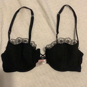 Vintage Victoria’s Secret black push-up 34C